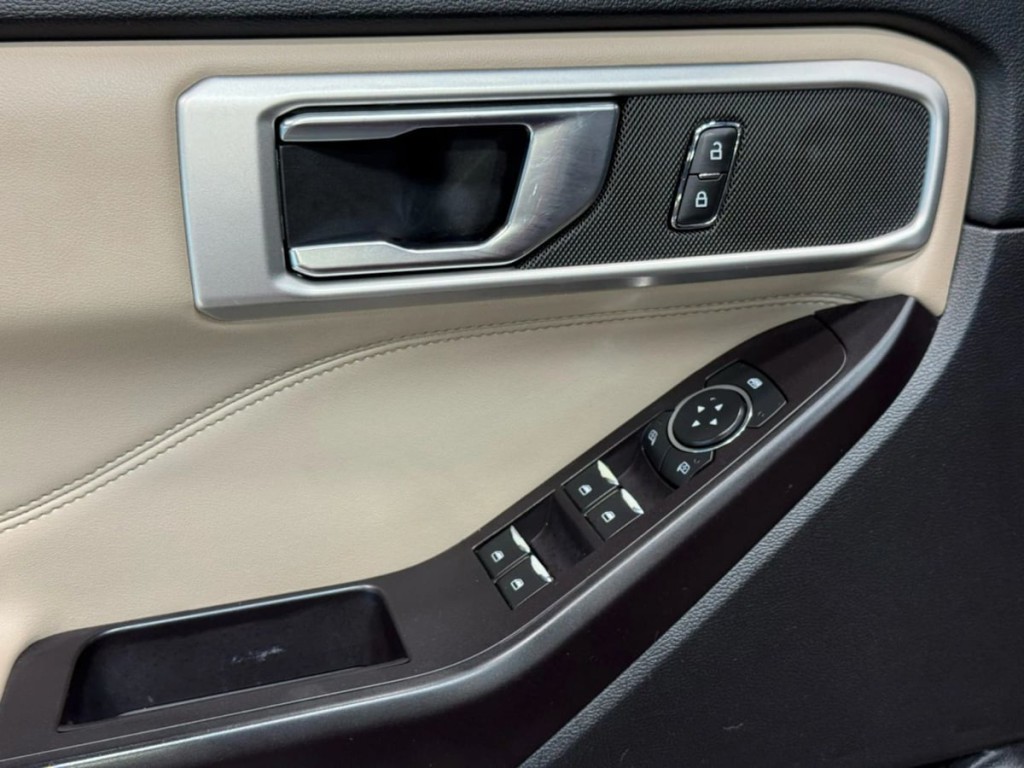 2020 Ford Explorer Image 10