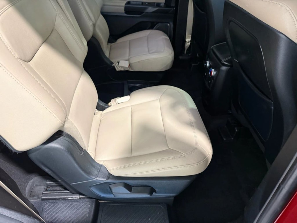 2020 Ford Explorer Image 28