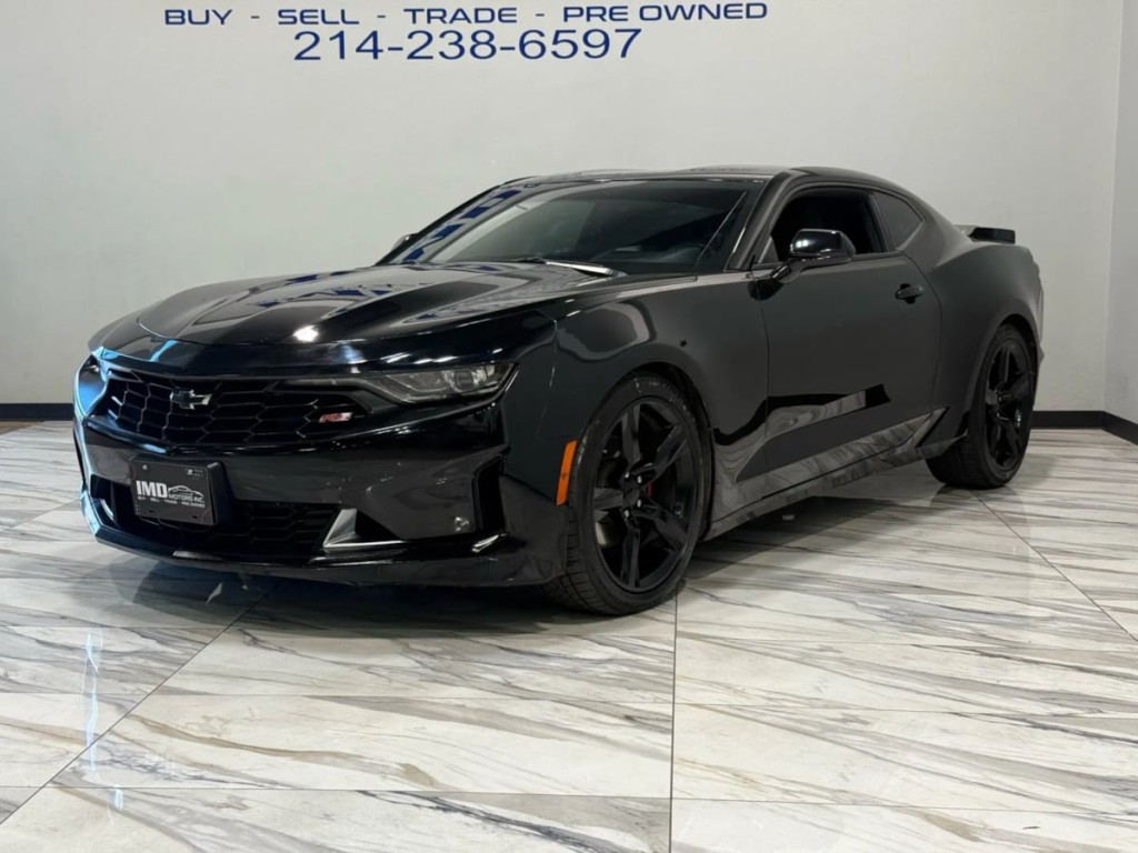 2021 Chevrolet Camaro Image 2