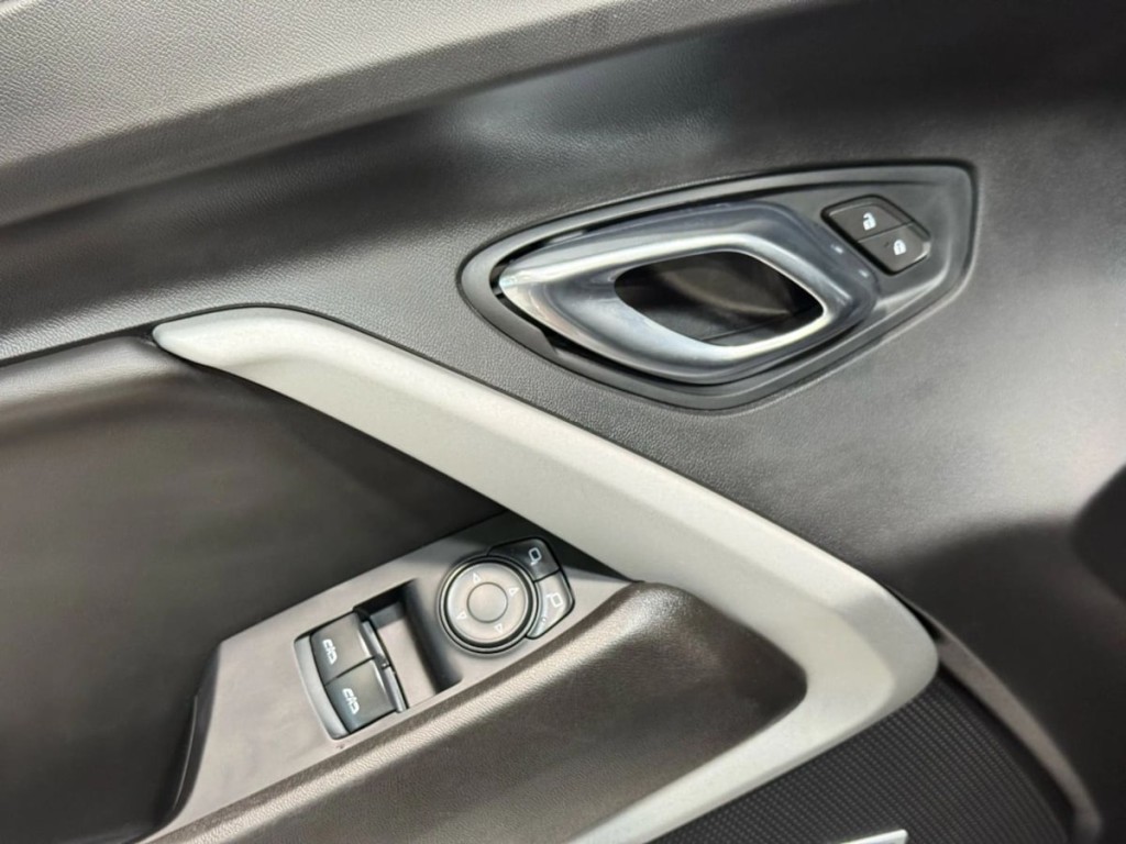2021 Chevrolet Camaro Image 11
