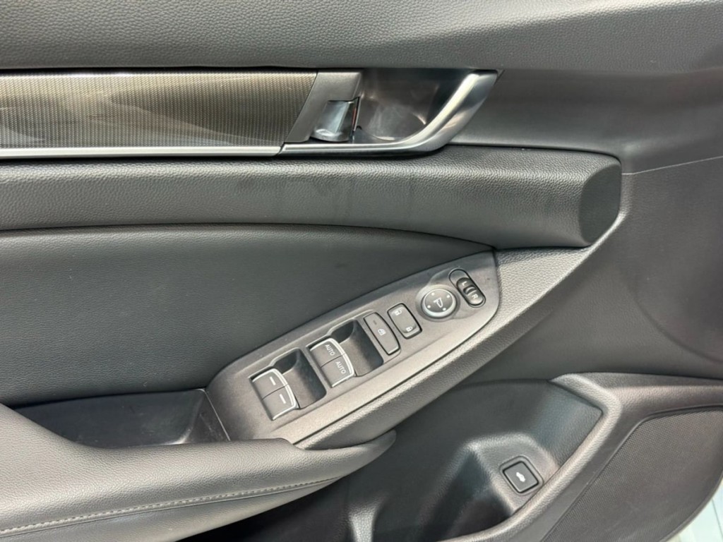 2019 Honda Accord Image 11