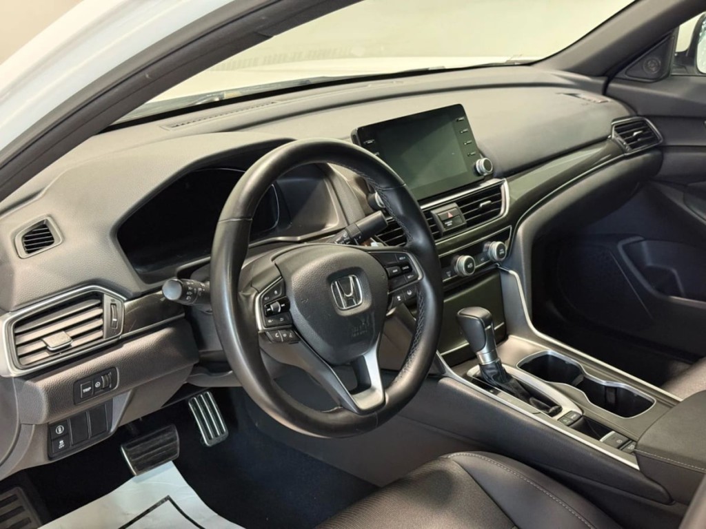 2019 Honda Accord Image 12