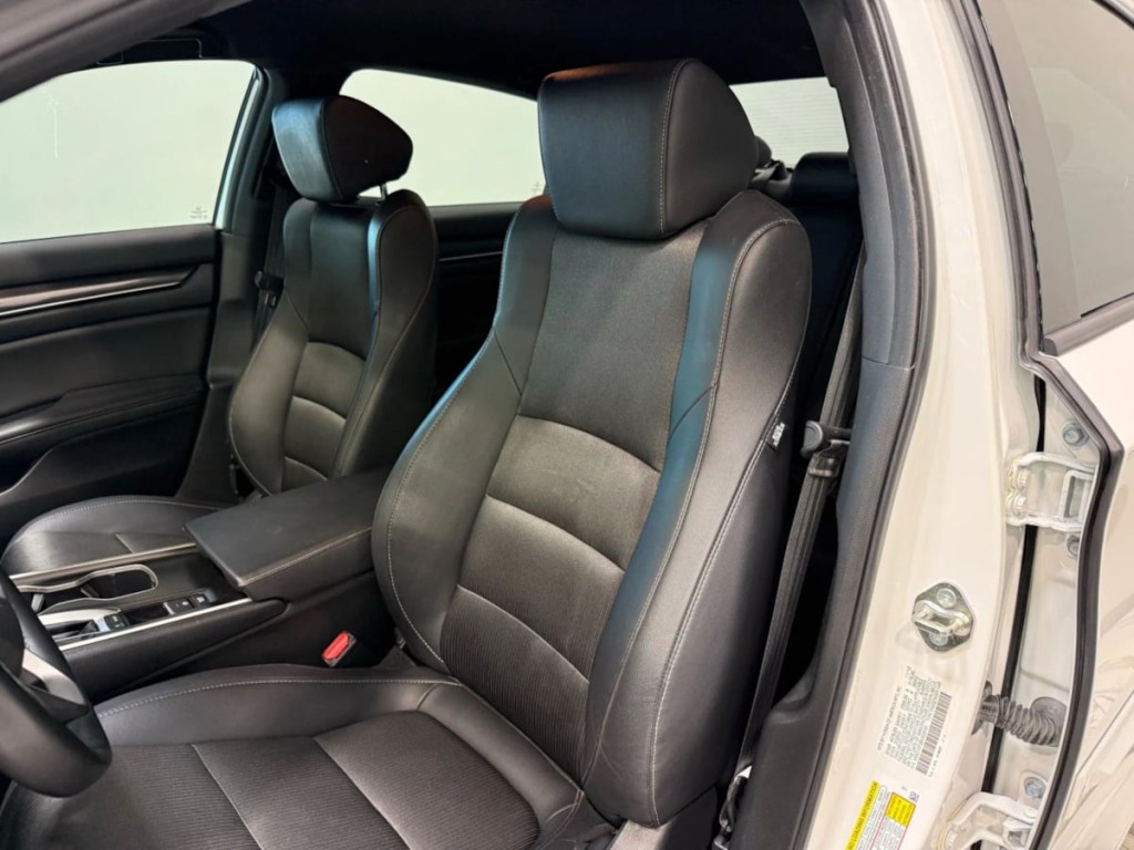 2019 Honda Accord Image 21