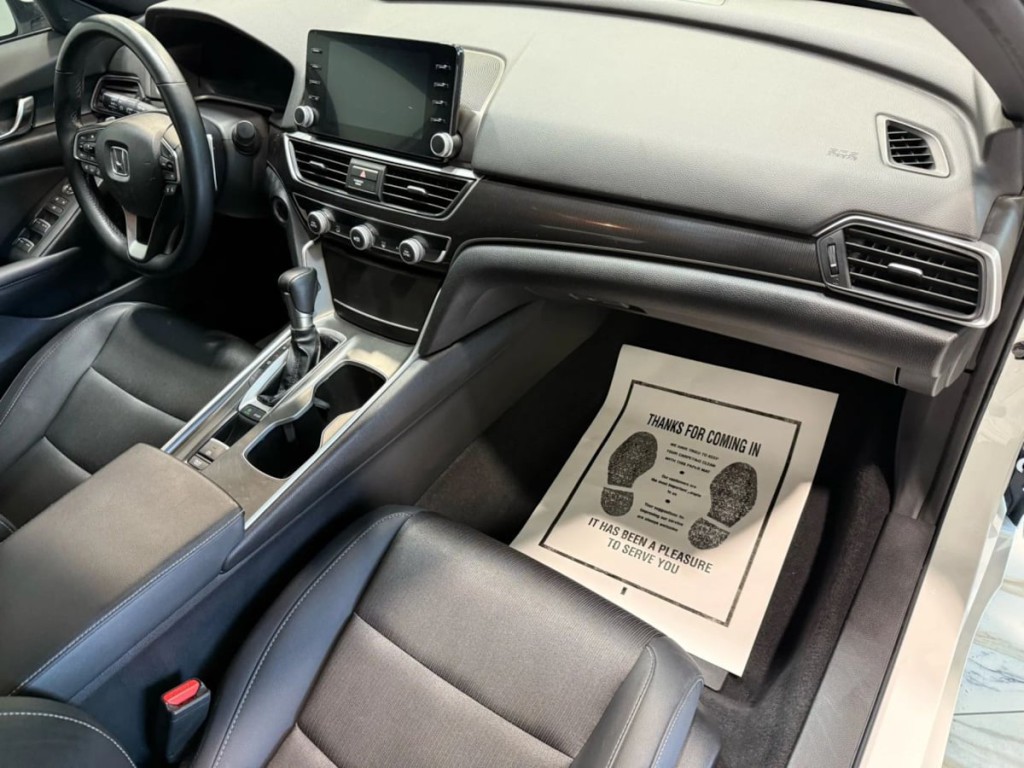 2019 Honda Accord Image 25