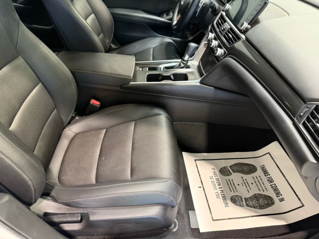 2019 Honda Accord Image 27