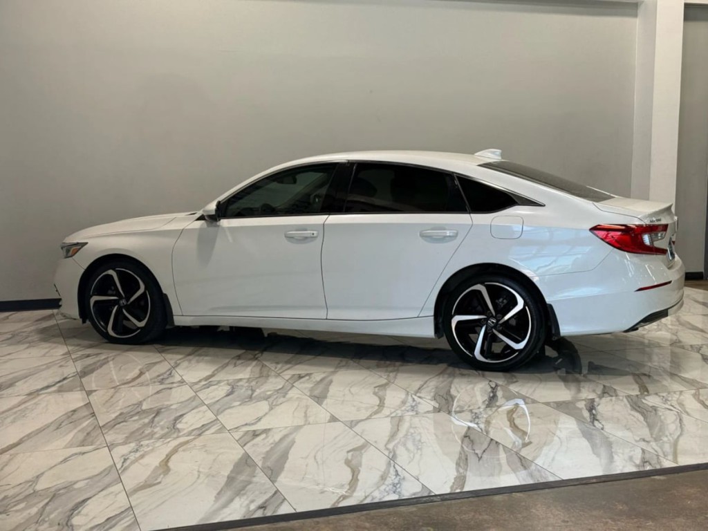 2020 Honda Accord Image 9