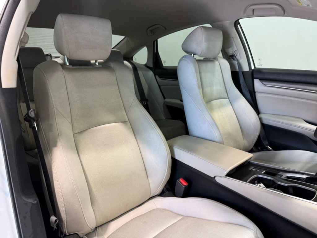 2020 Honda Accord Image 24