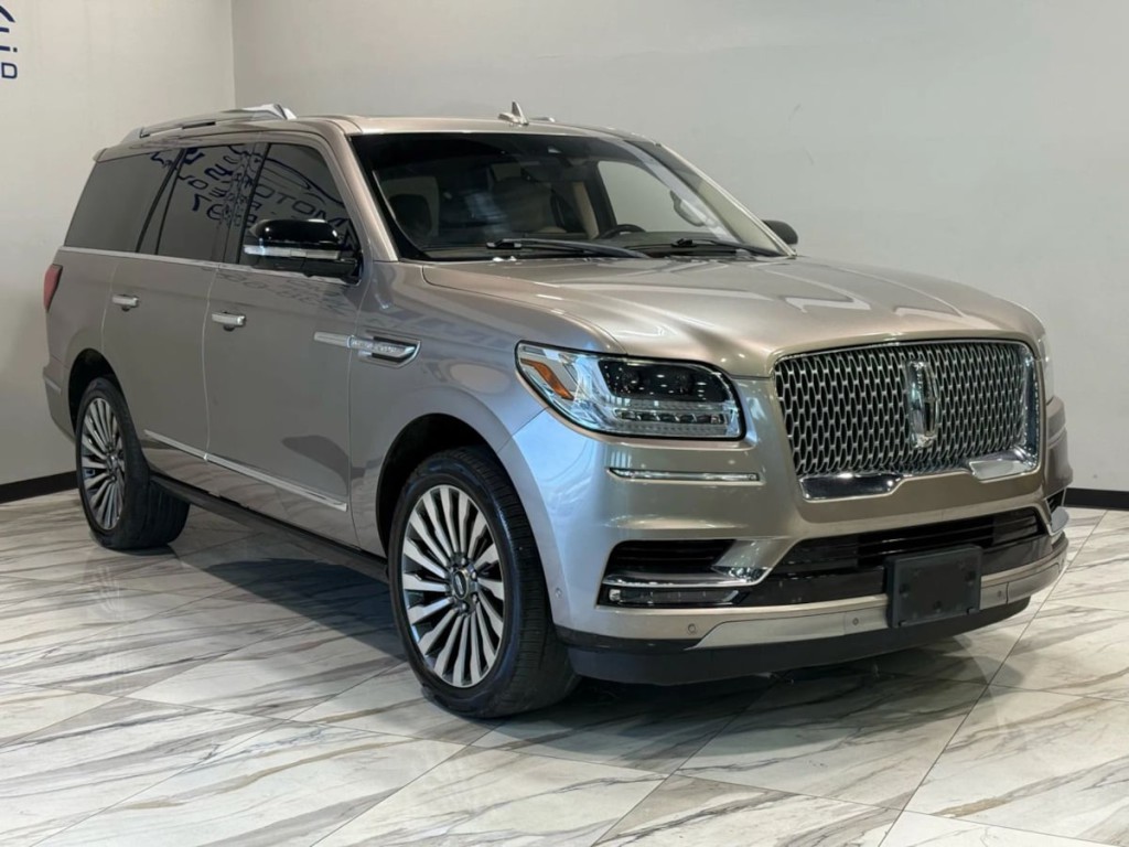 2019 Lincoln Navigator Image 3