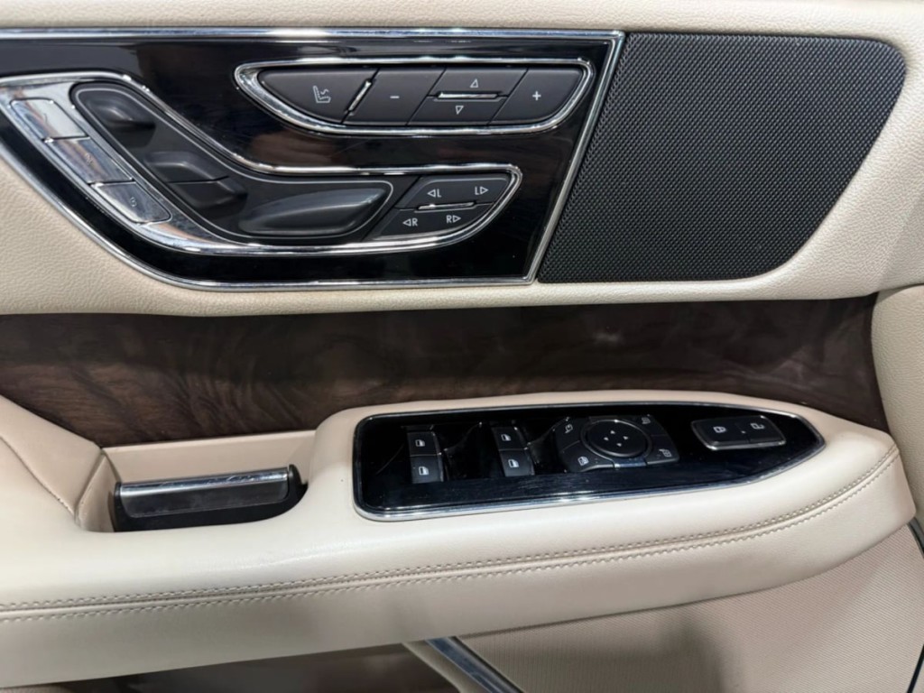 2019 Lincoln Navigator Image 11