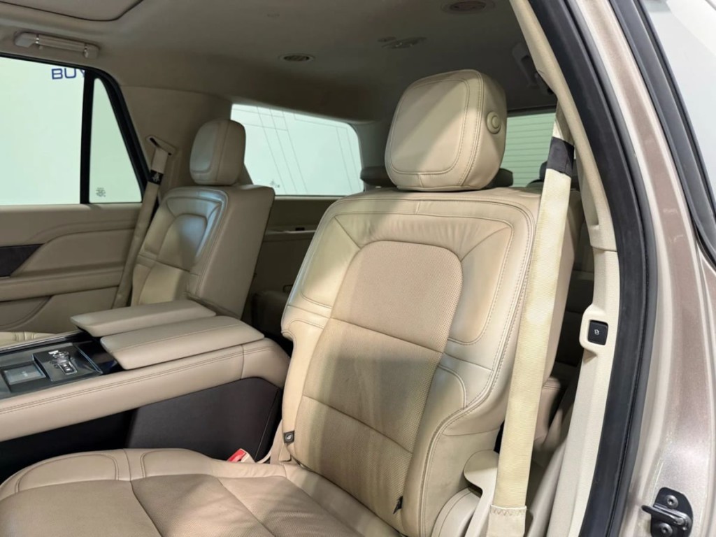 2019 Lincoln Navigator Image 23