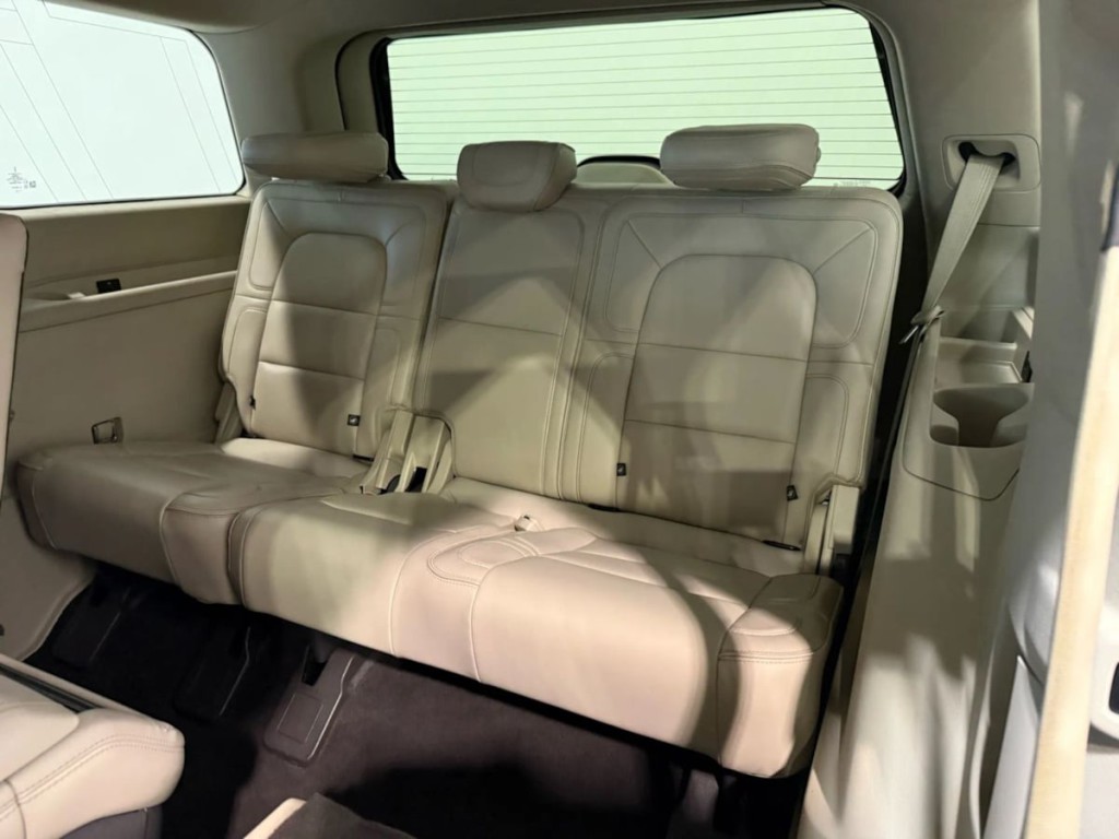 2019 Lincoln Navigator Image 25