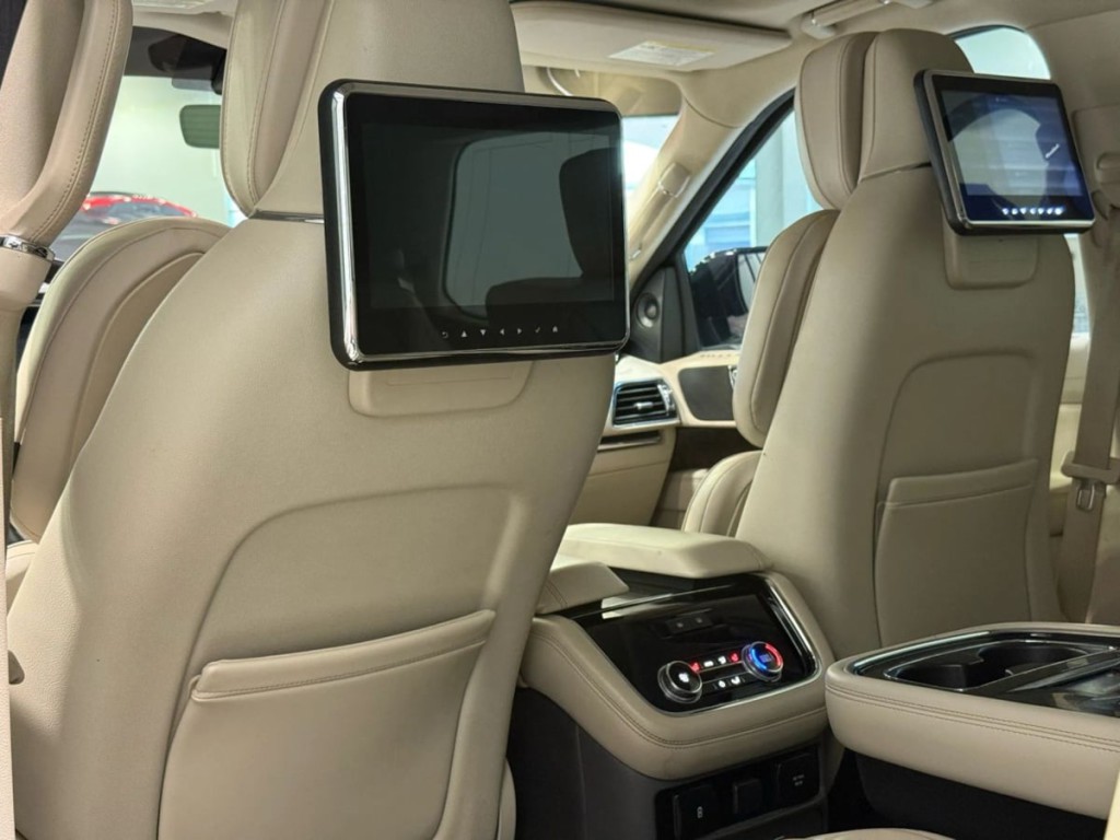 2019 Lincoln Navigator Image 26