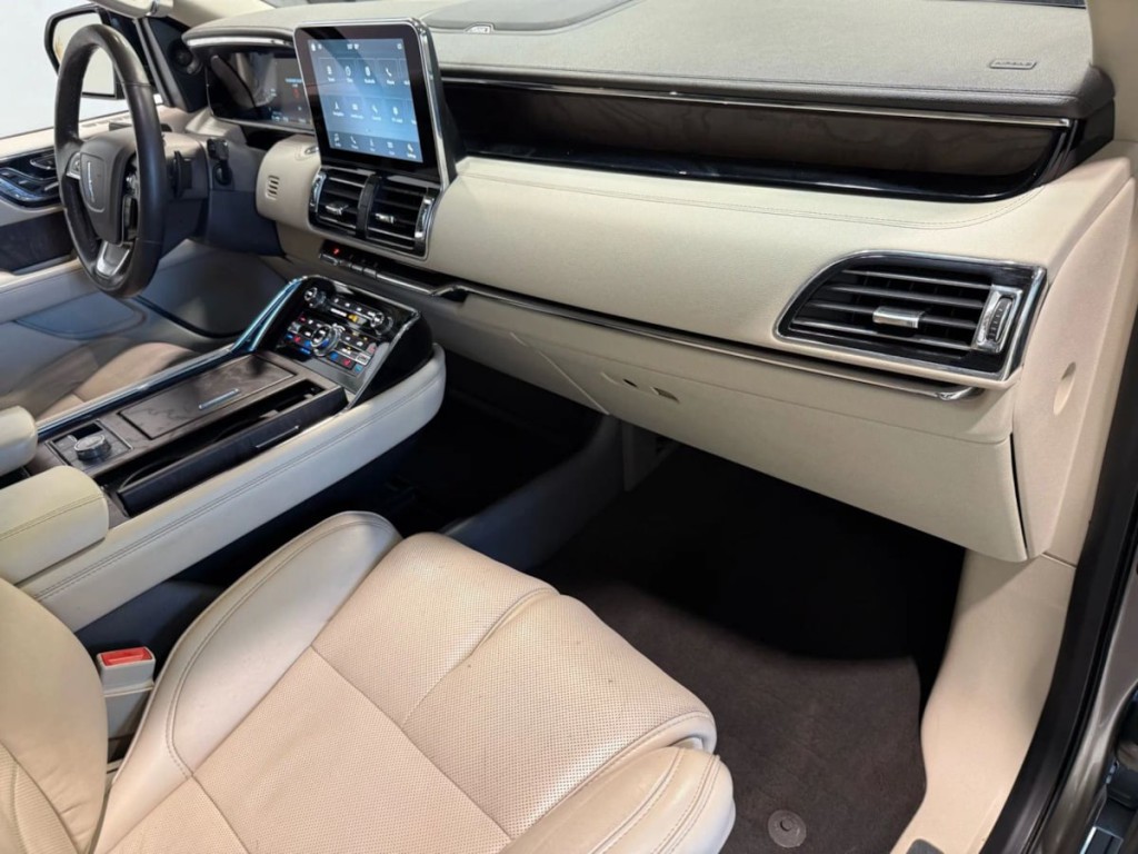 2019 Lincoln Navigator Image 27