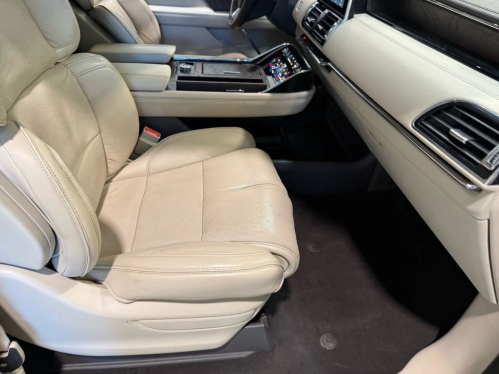 2019 Lincoln Navigator Image 29