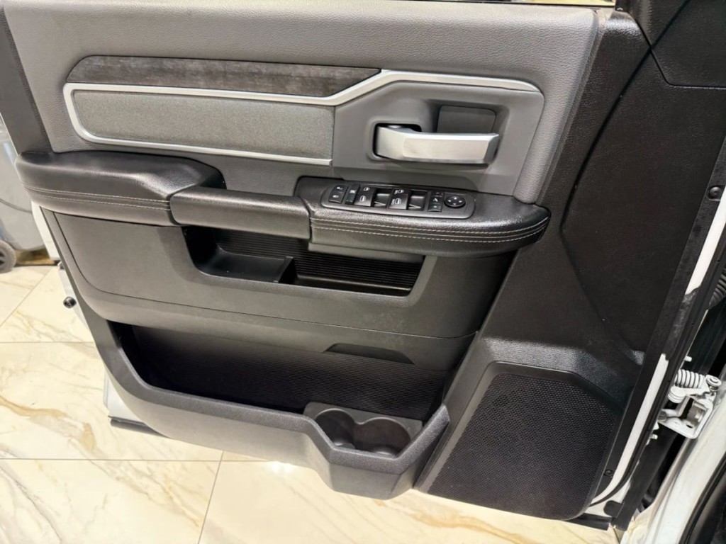 2022 RAM 2500 Image 12