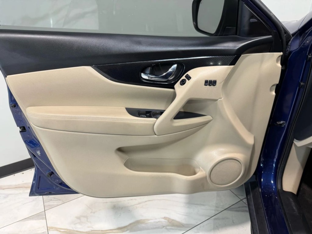 2020 Nissan Rogue Image 12
