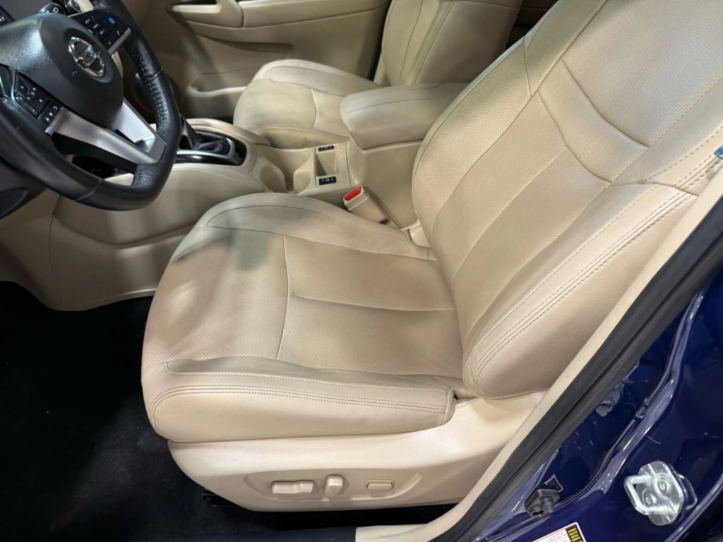 2020 Nissan Rogue Image 25