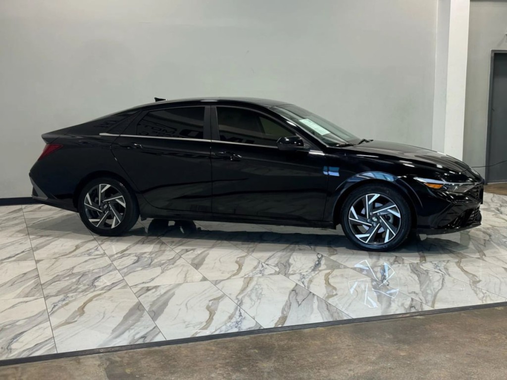 2024 Hyundai Elantra Image 5