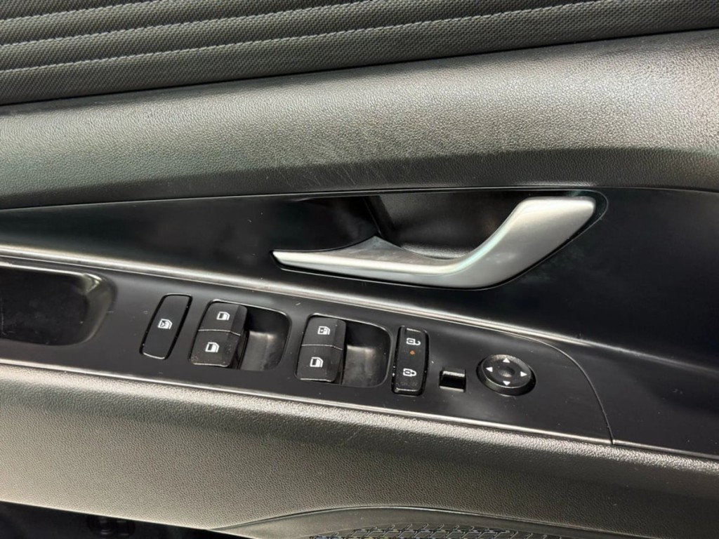 2024 Hyundai Elantra Image 12