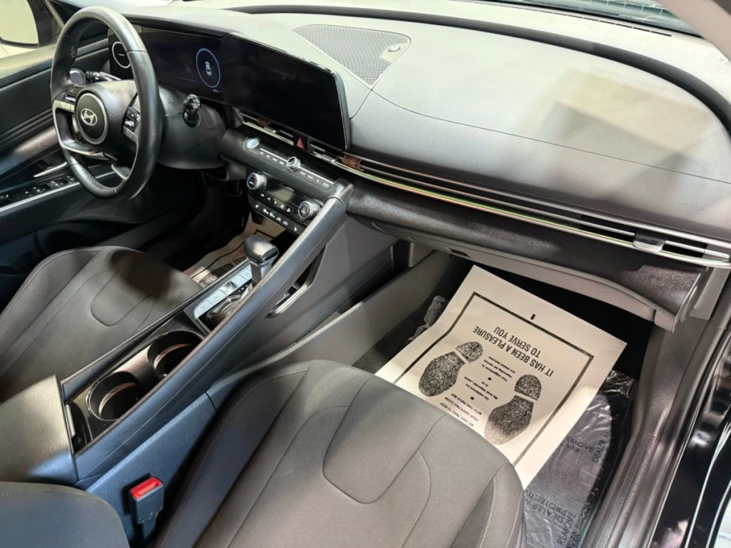 2024 Hyundai Elantra Image 26