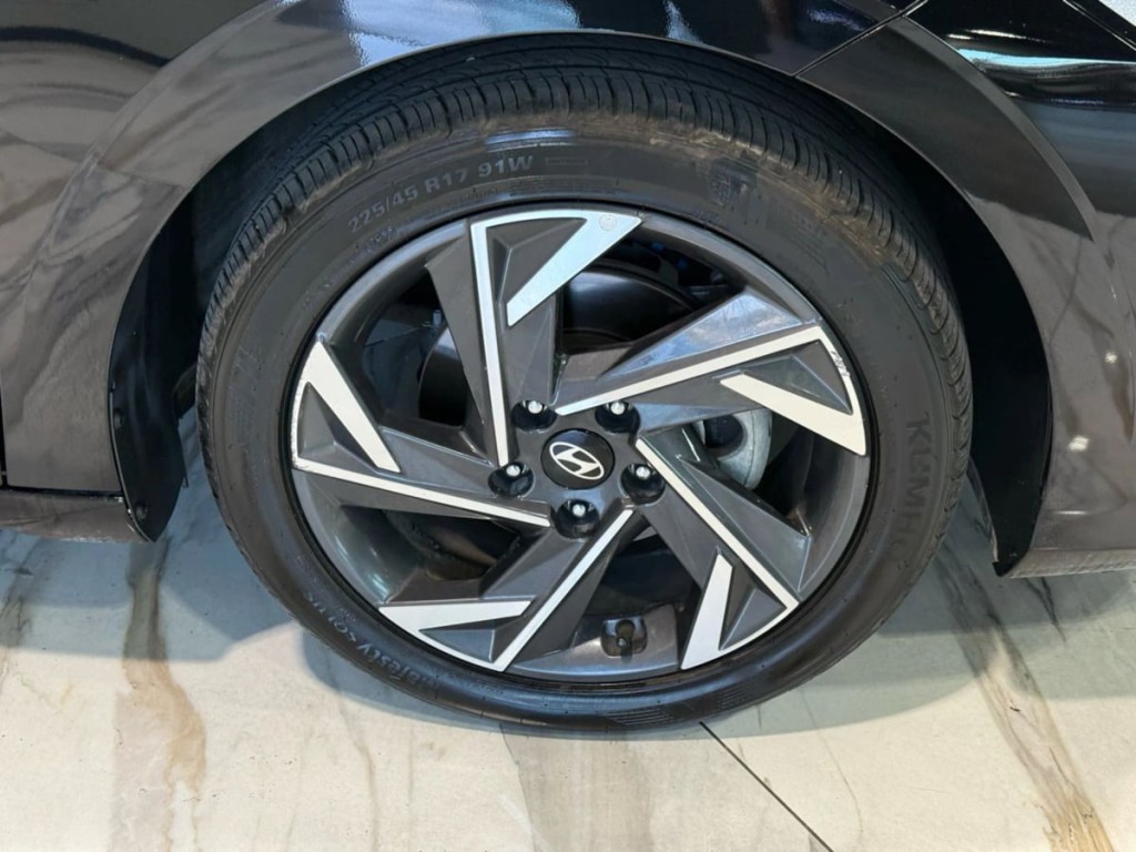 2024 Hyundai Elantra Image 31
