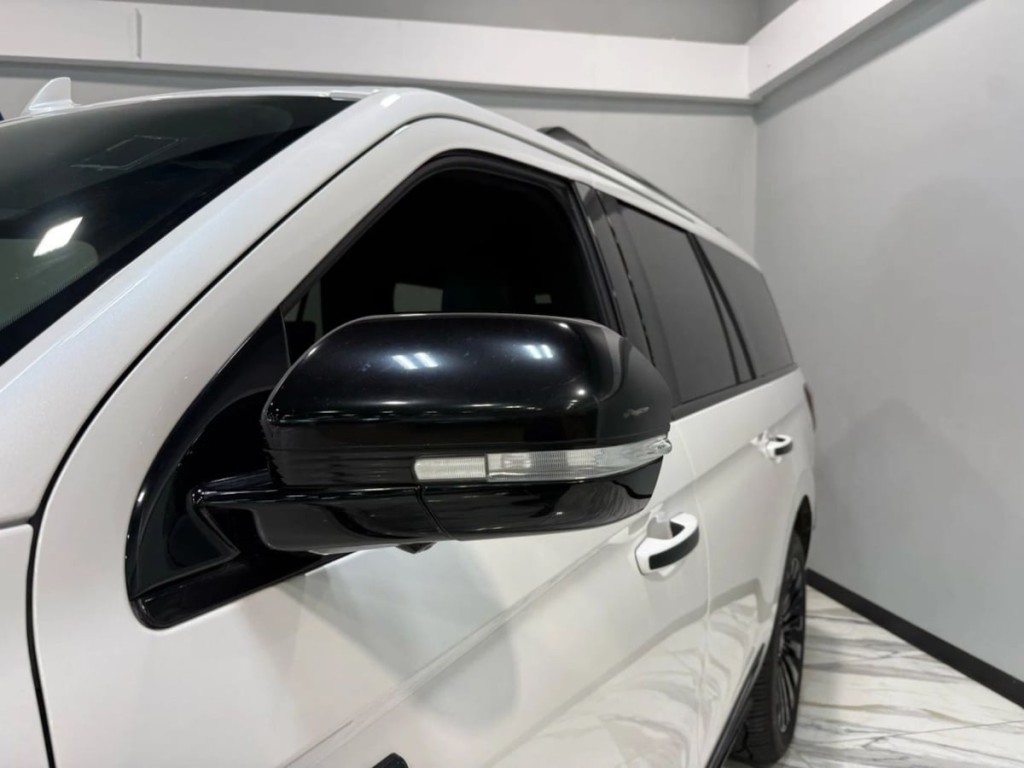 2019 Lincoln Navigator Image 6