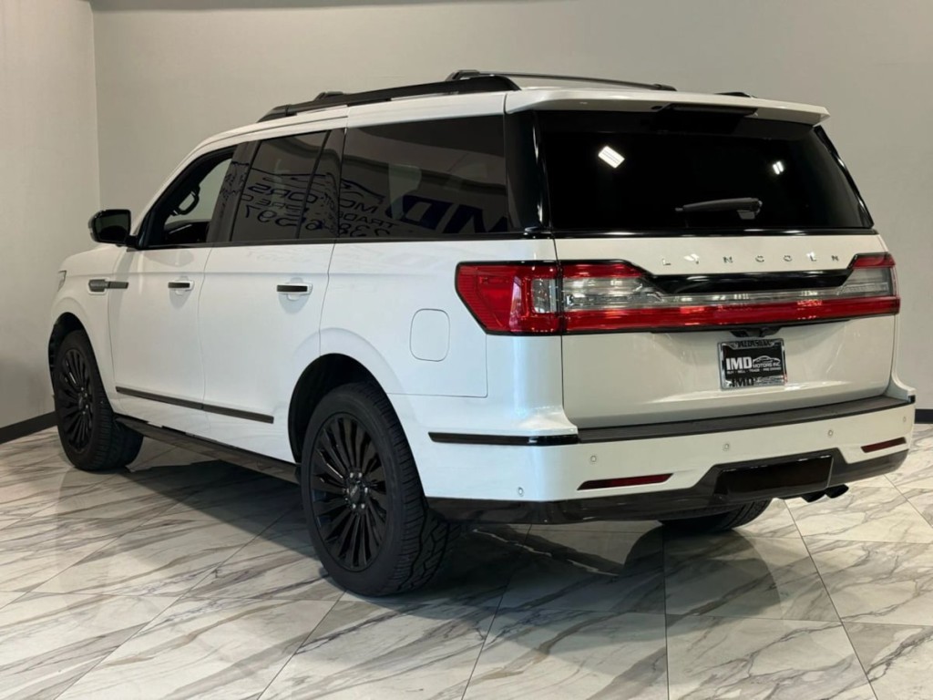 2019 Lincoln Navigator Image 10
