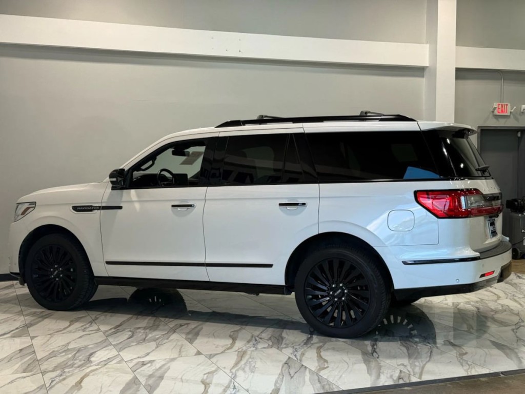 2019 Lincoln Navigator Image 11