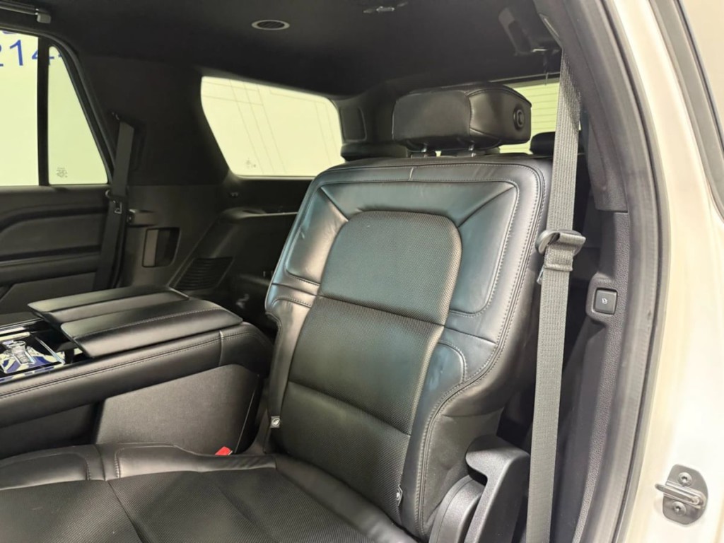 2019 Lincoln Navigator Image 14