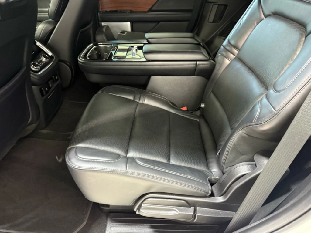 2019 Lincoln Navigator Image 15