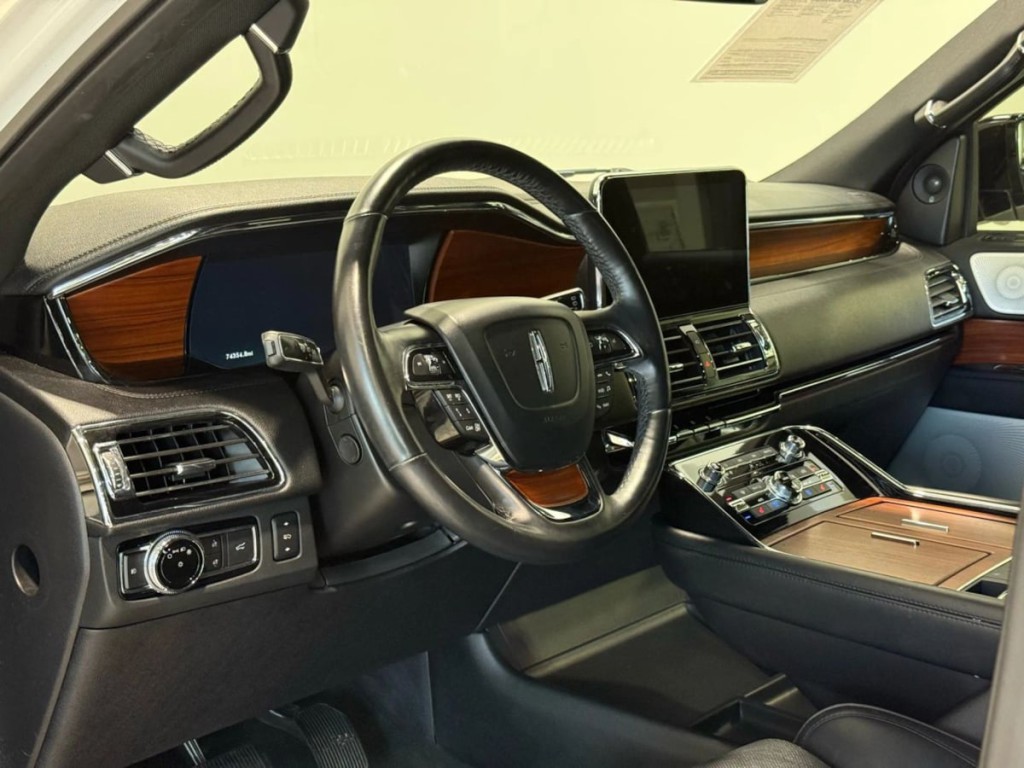 2019 Lincoln Navigator Image 27