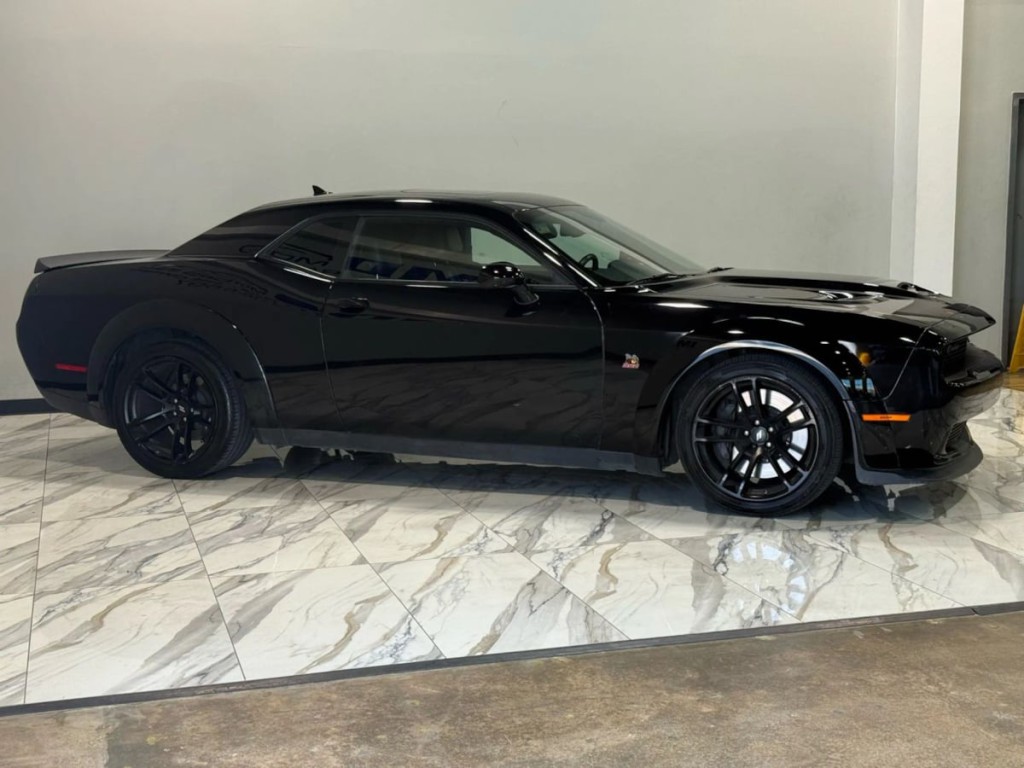 2023 Dodge Challenger Image 5