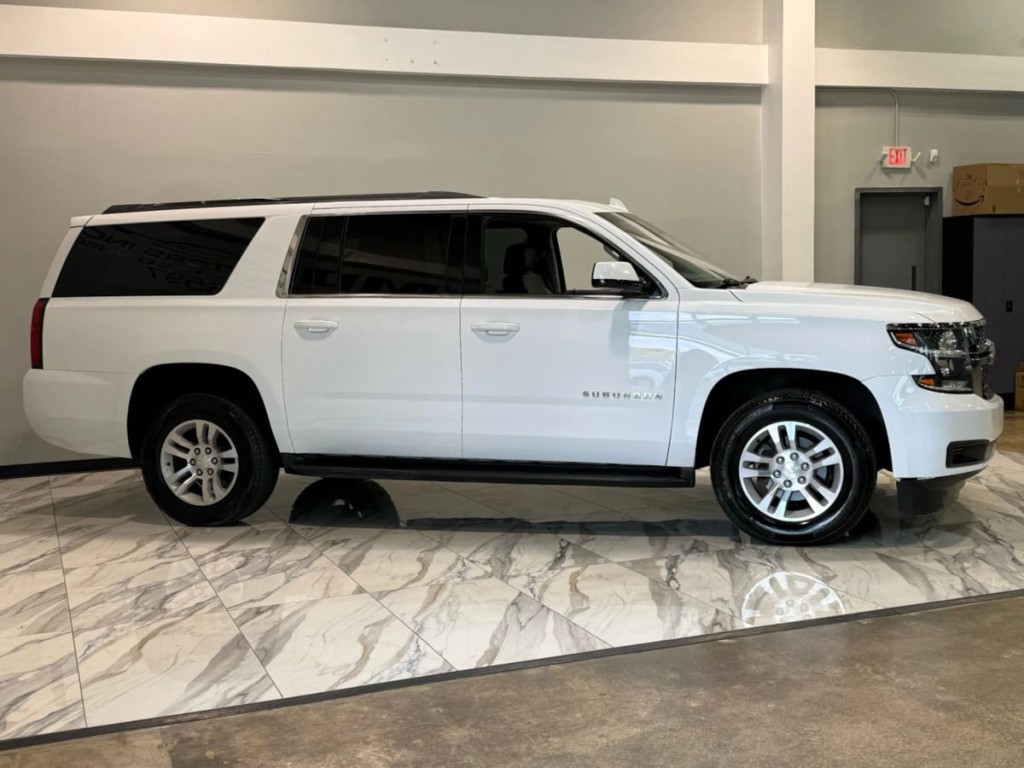 2018 Chevrolet Suburban Image 5