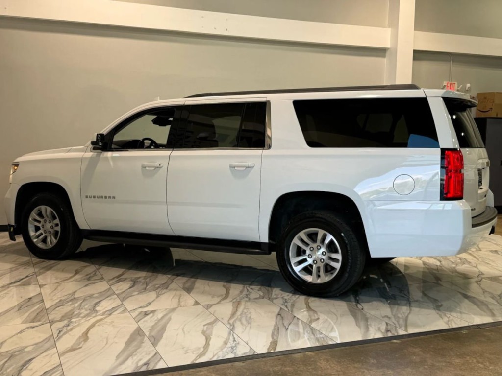 2018 Chevrolet Suburban Image 9