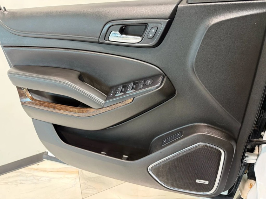 2018 Chevrolet Suburban Image 10