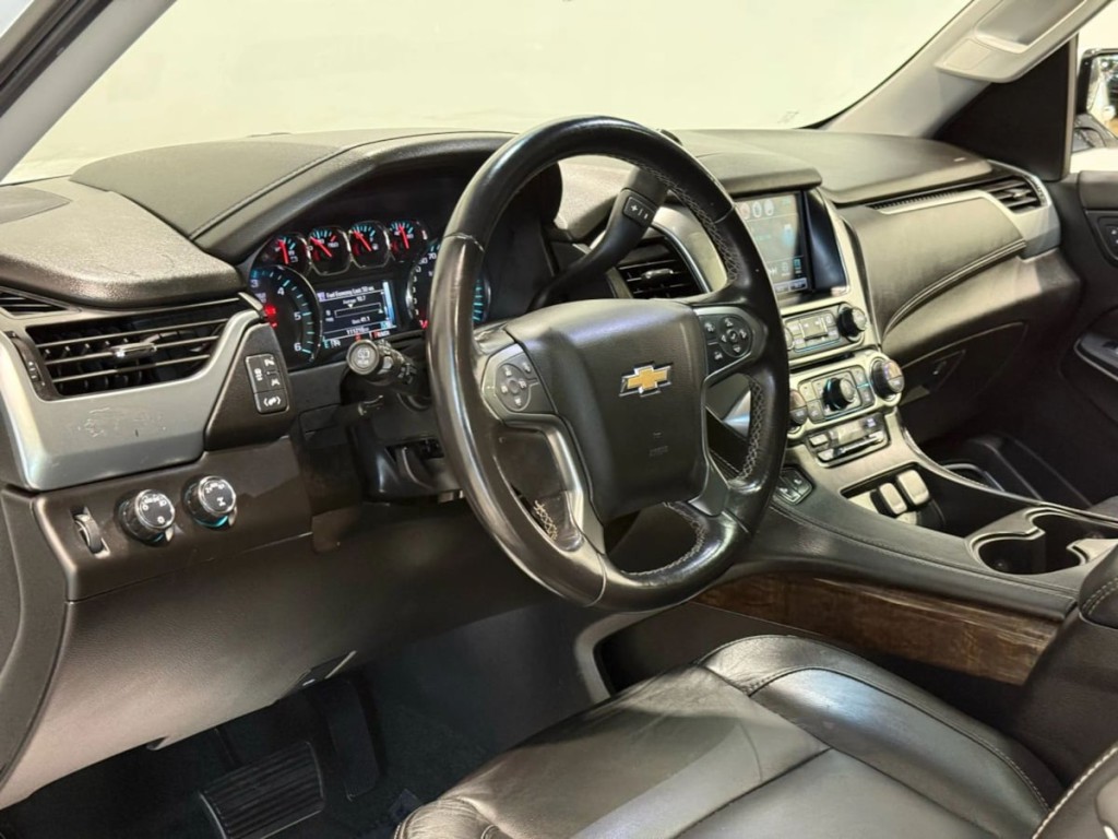 2018 Chevrolet Suburban Image 12