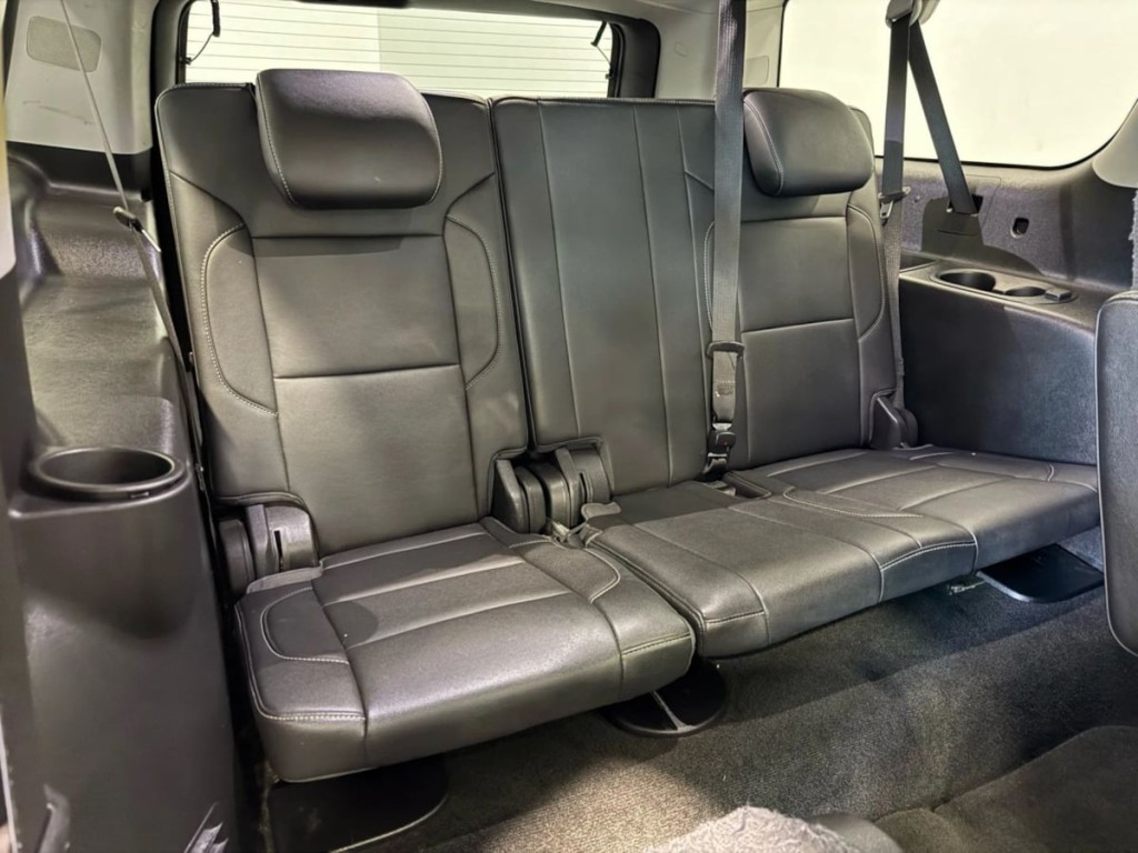 2018 Chevrolet Suburban Image 32