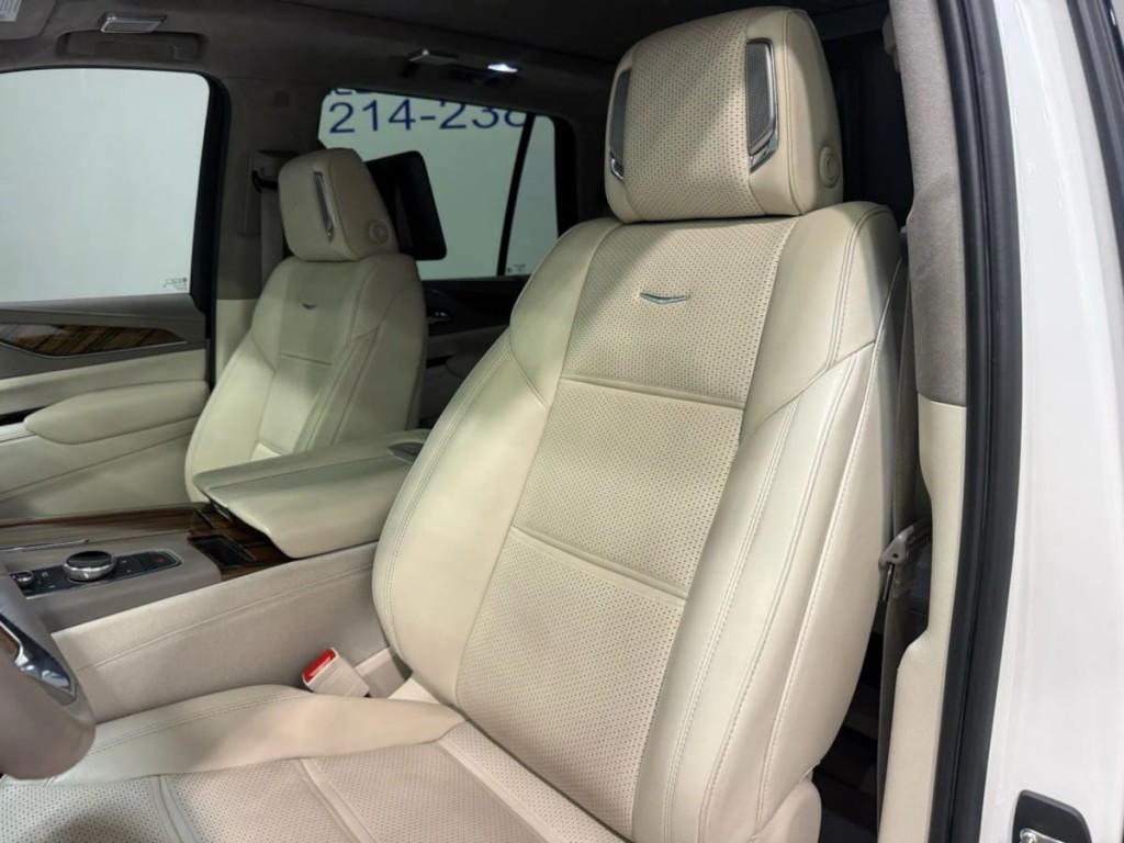 2021 Cadillac Escalade Image 22