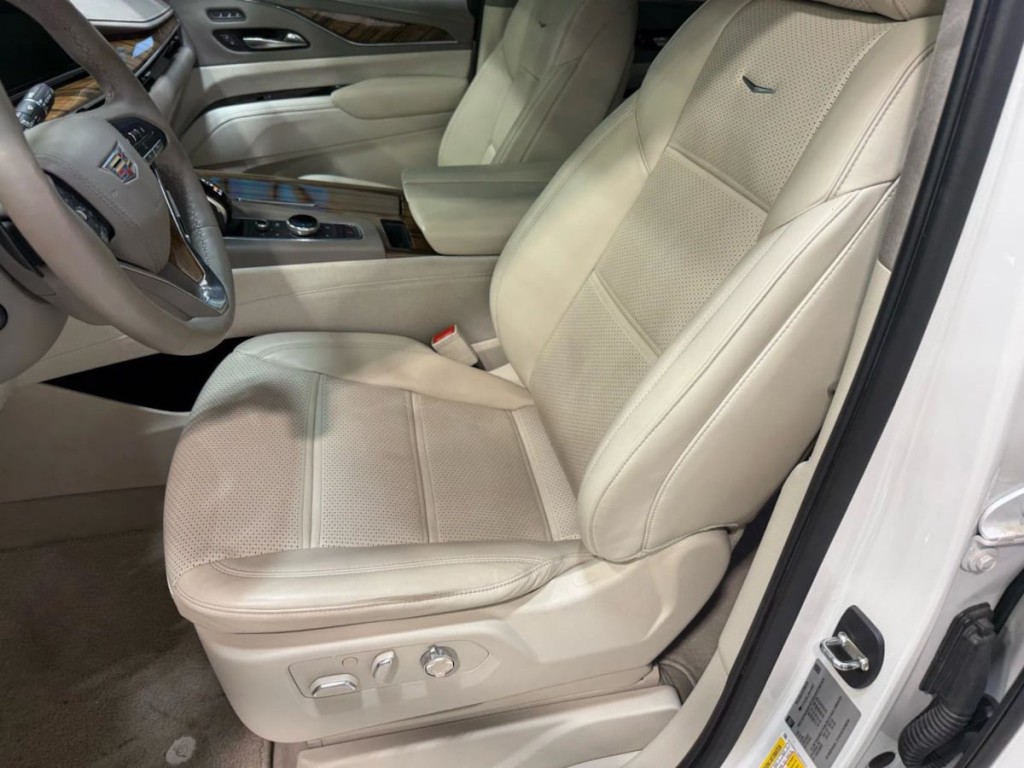 2021 Cadillac Escalade Image 23