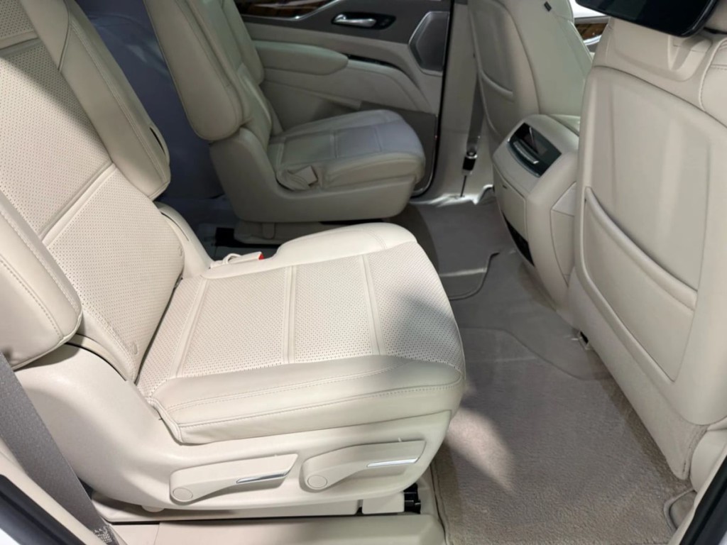 2021 Cadillac Escalade Image 32