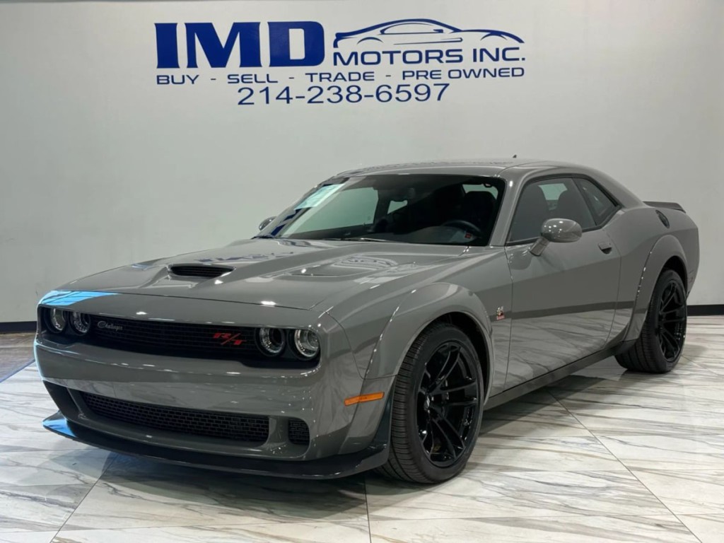 2023 Dodge Challenger Image 1