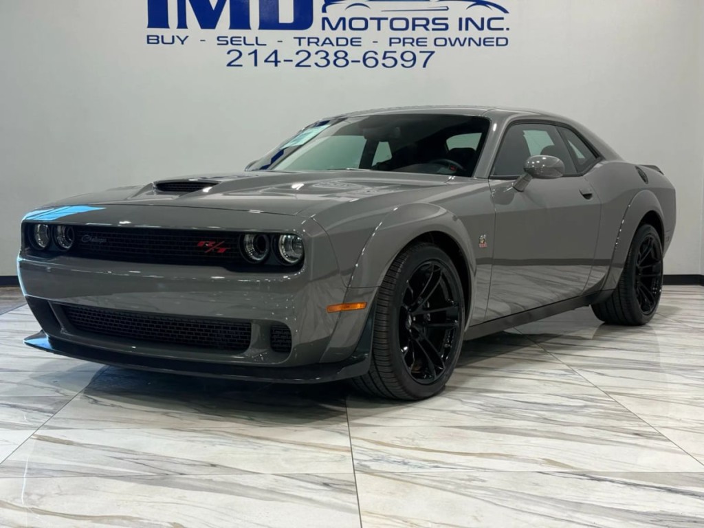2023 Dodge Challenger Image 2