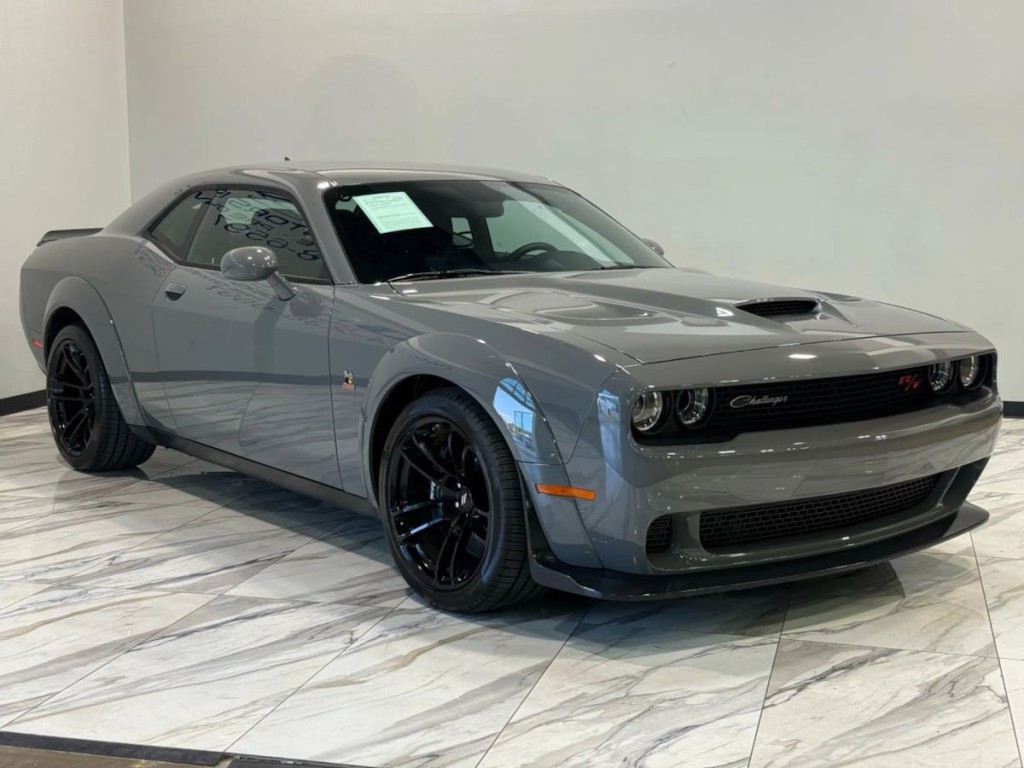 2023 Dodge Challenger Image 4