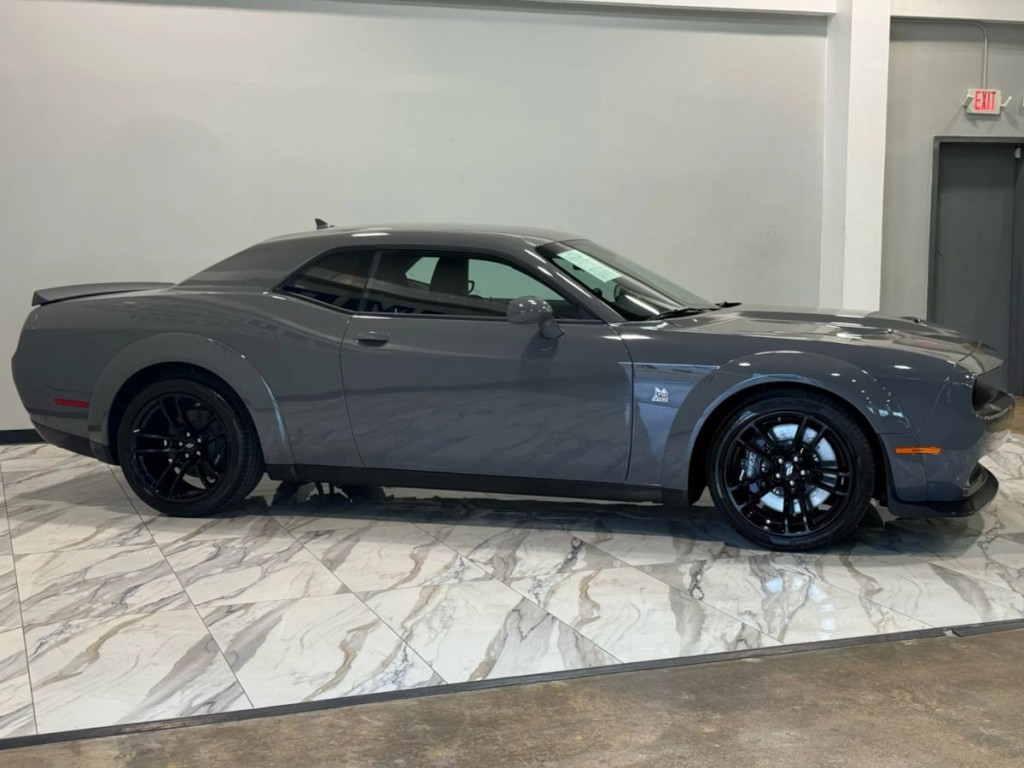 2023 Dodge Challenger Image 5