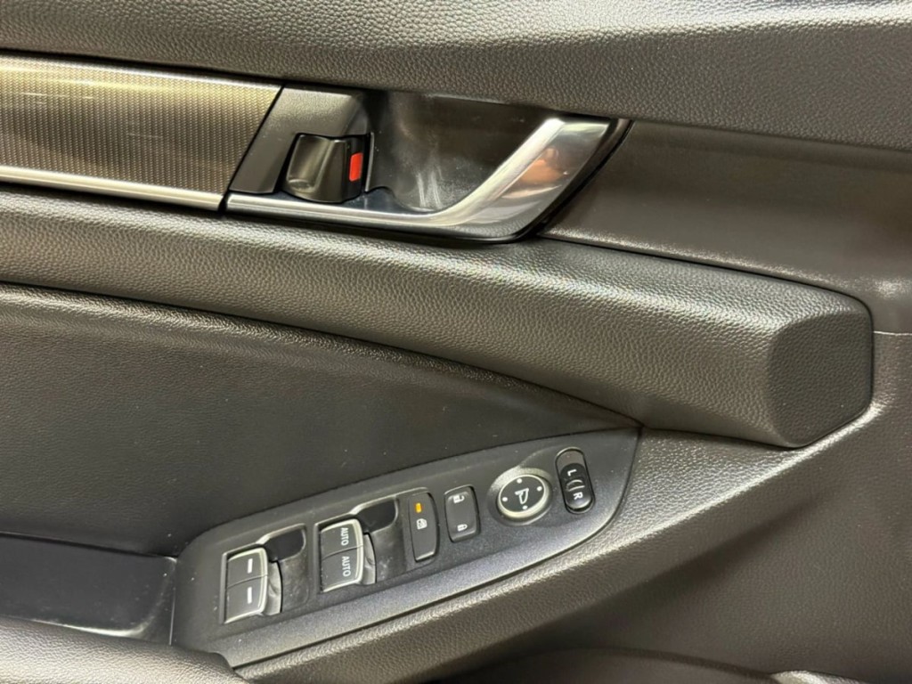 2022 Honda Accord Image 11