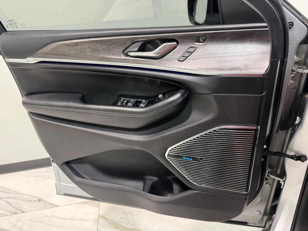2021 Jeep Grand Cherokee Image 10