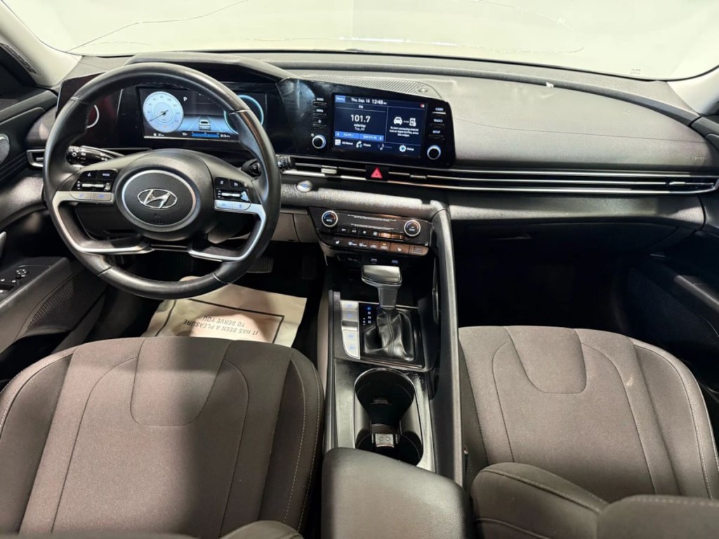2021 Hyundai Elantra Image 15