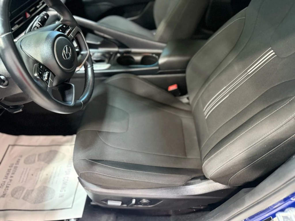 2021 Hyundai Elantra Image 25