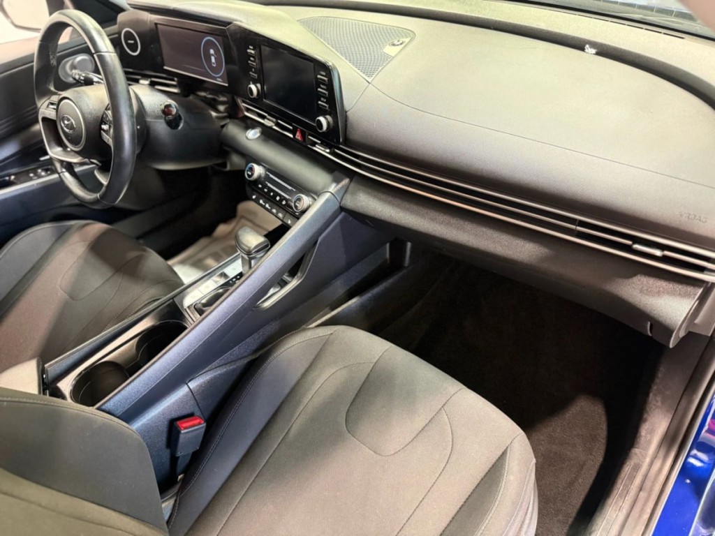 2021 Hyundai Elantra Image 28