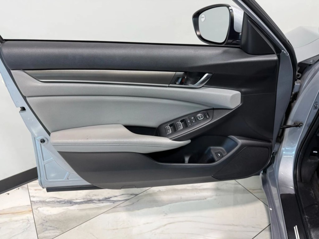 2019 Honda Accord Image 10